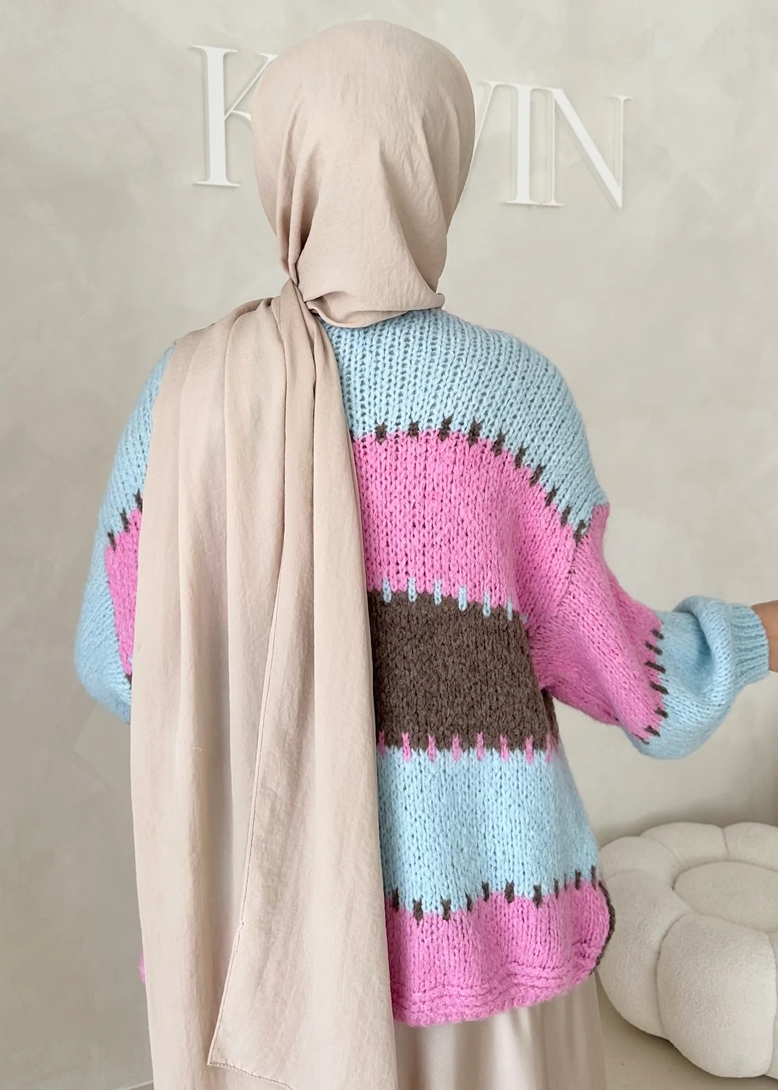 Cardigan Bunt - Image 11