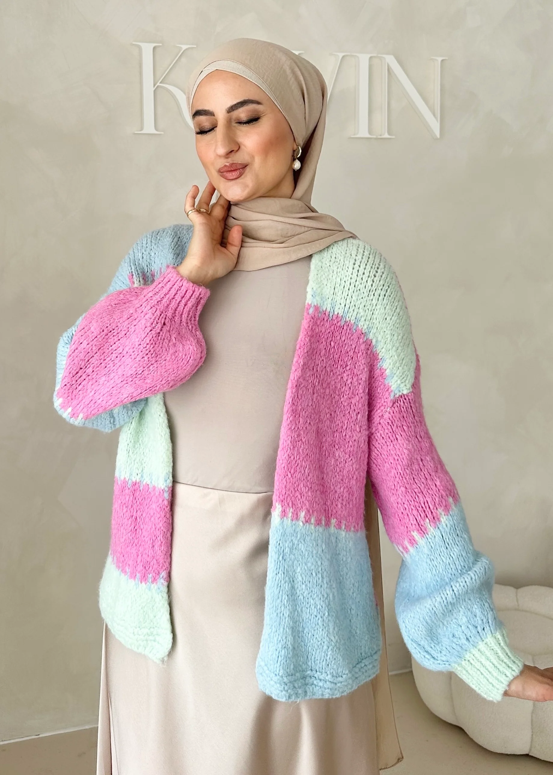Cardigan Bunt - Image 12