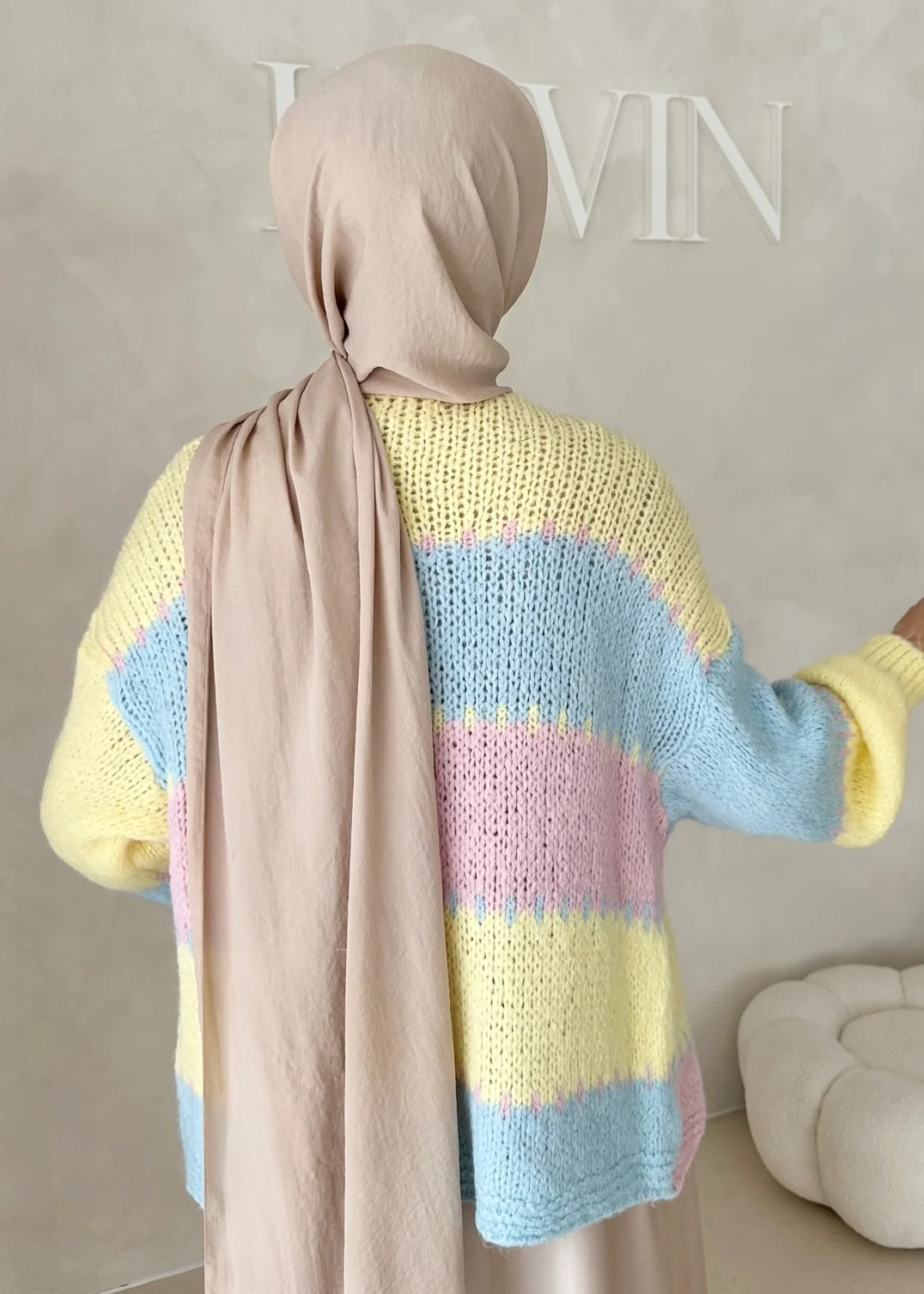 Cardigan Bunt - Image 3