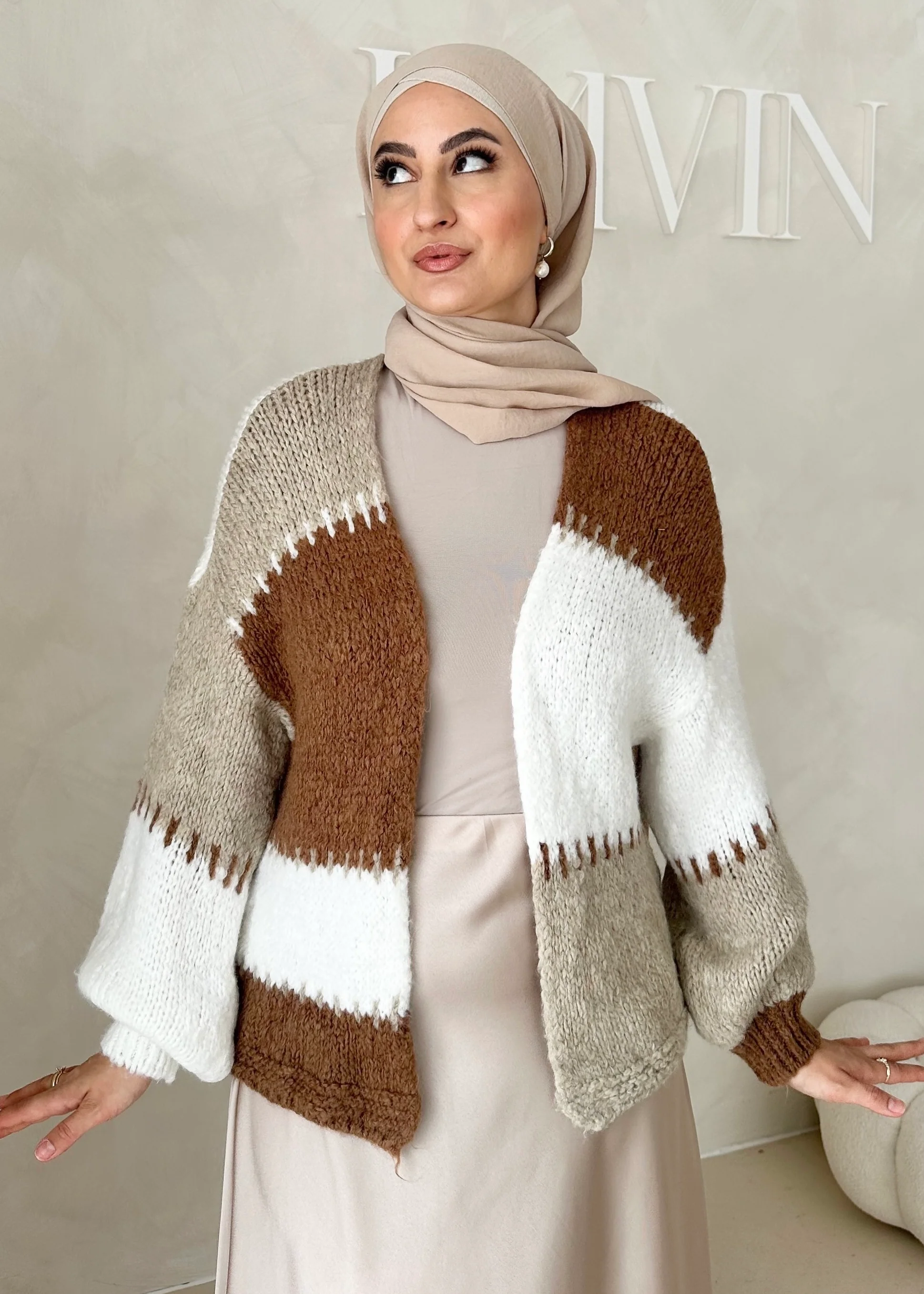 Cardigan Bunt - Image 5