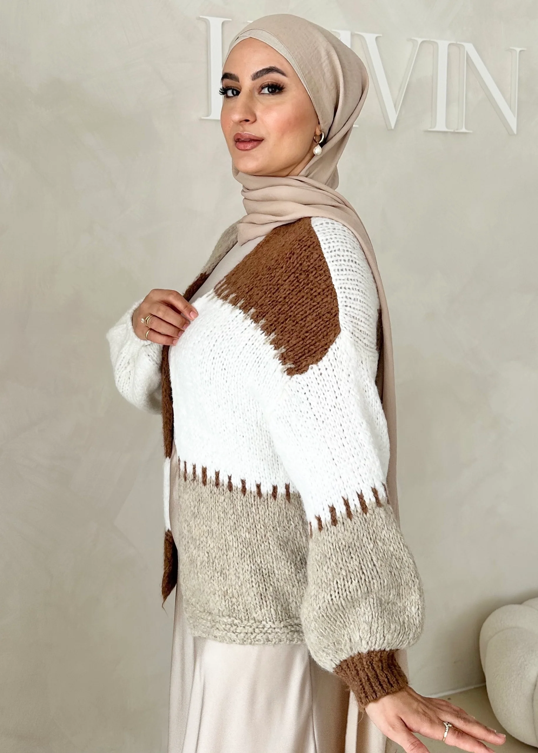 Cardigan Bunt - Image 6