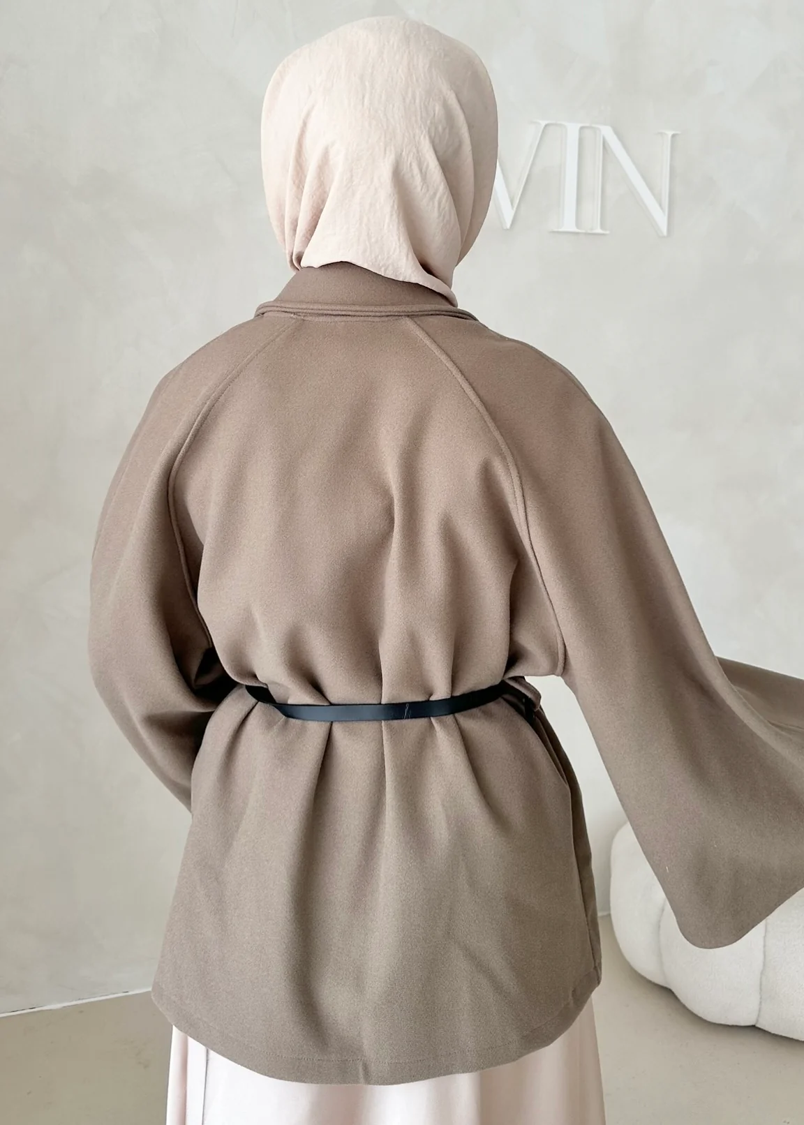 Blazerjacke mit Gürtel - Image 10