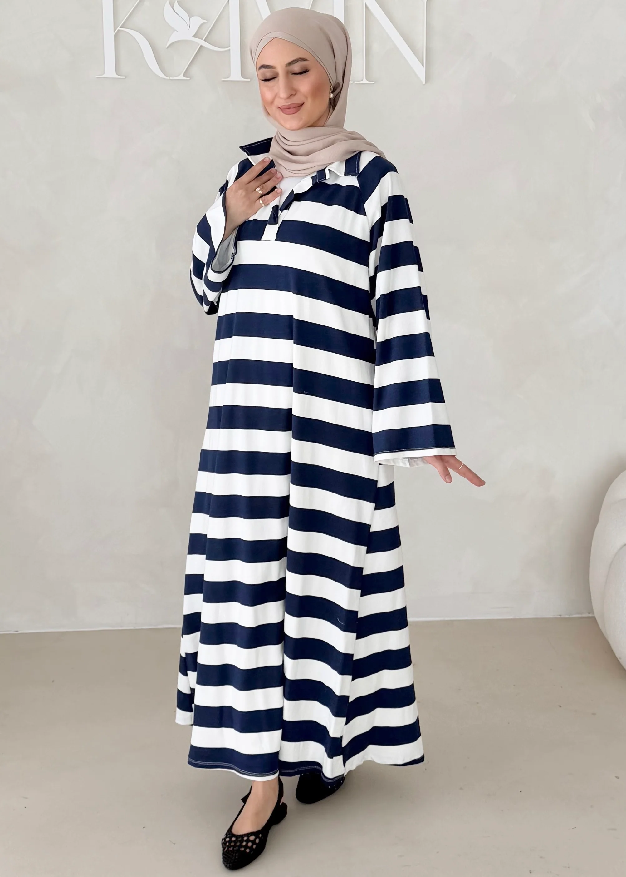 Gestreiftes Kleid - Image 13