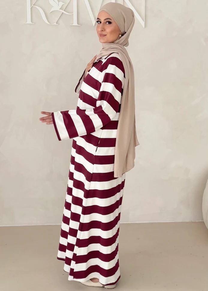 Gestreiftes Kleid - Image 17