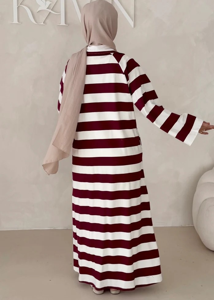 Gestreiftes Kleid - Image 18