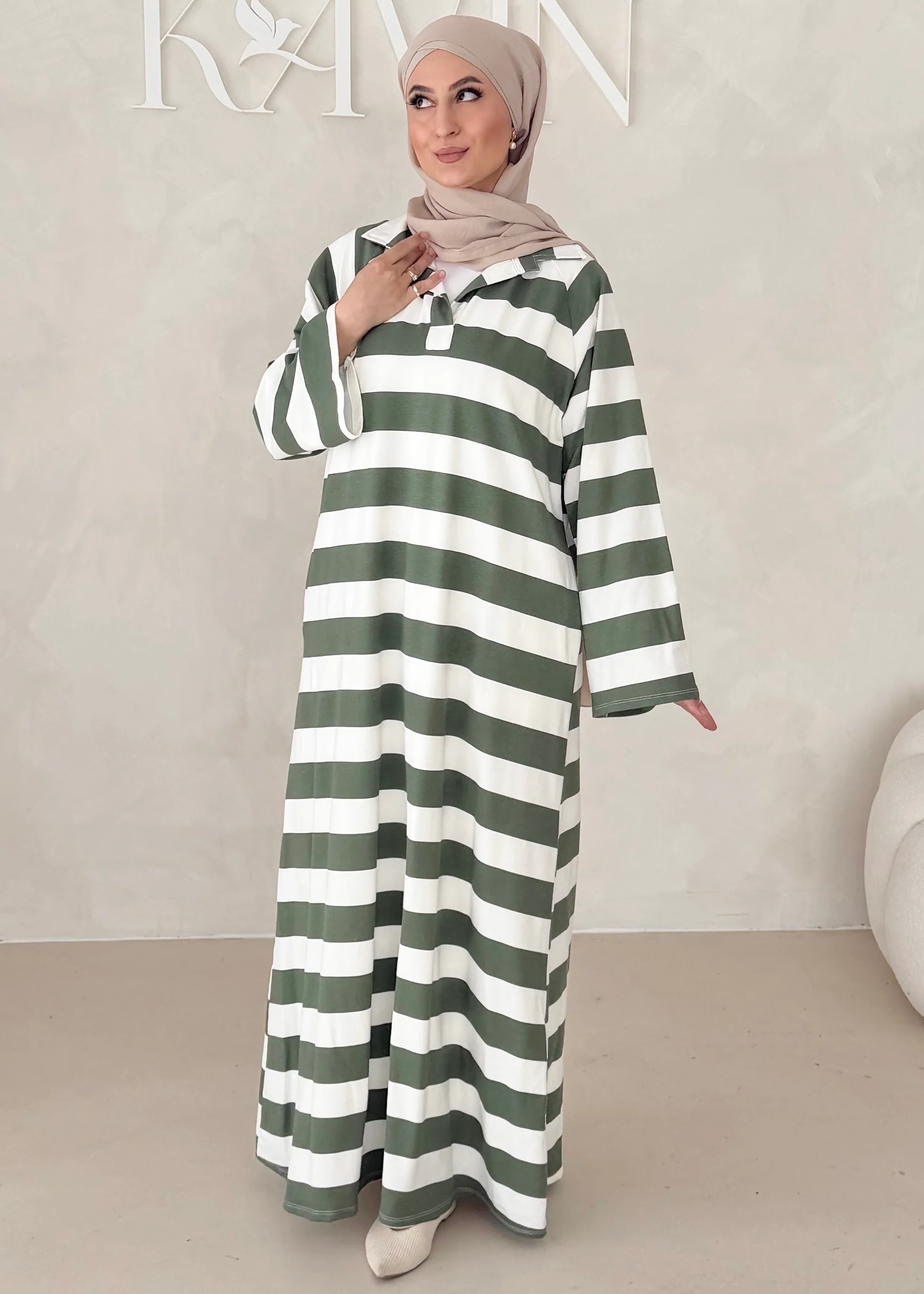 Gestreiftes Kleid - Image 19