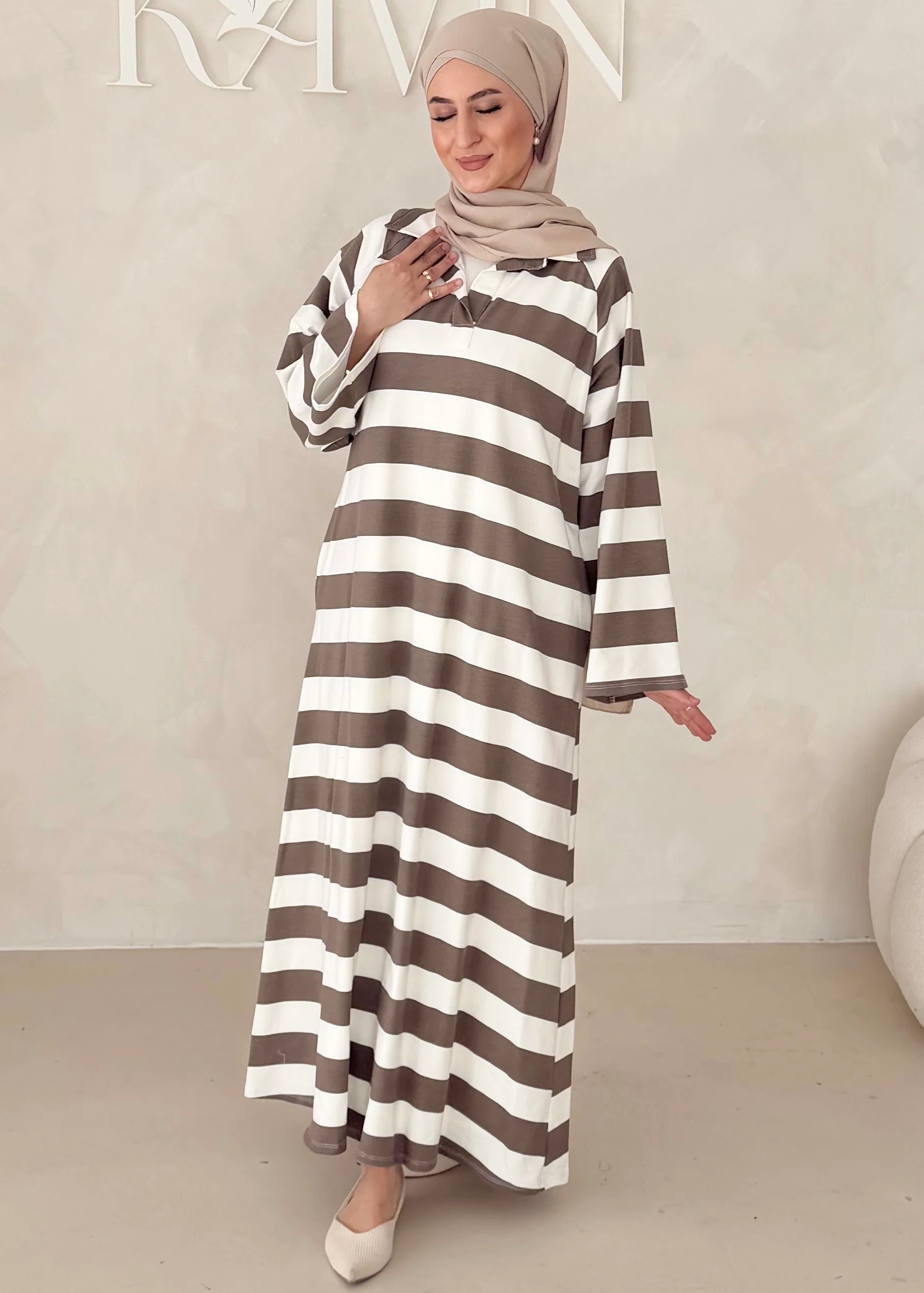 Gestreiftes Kleid - Image 22