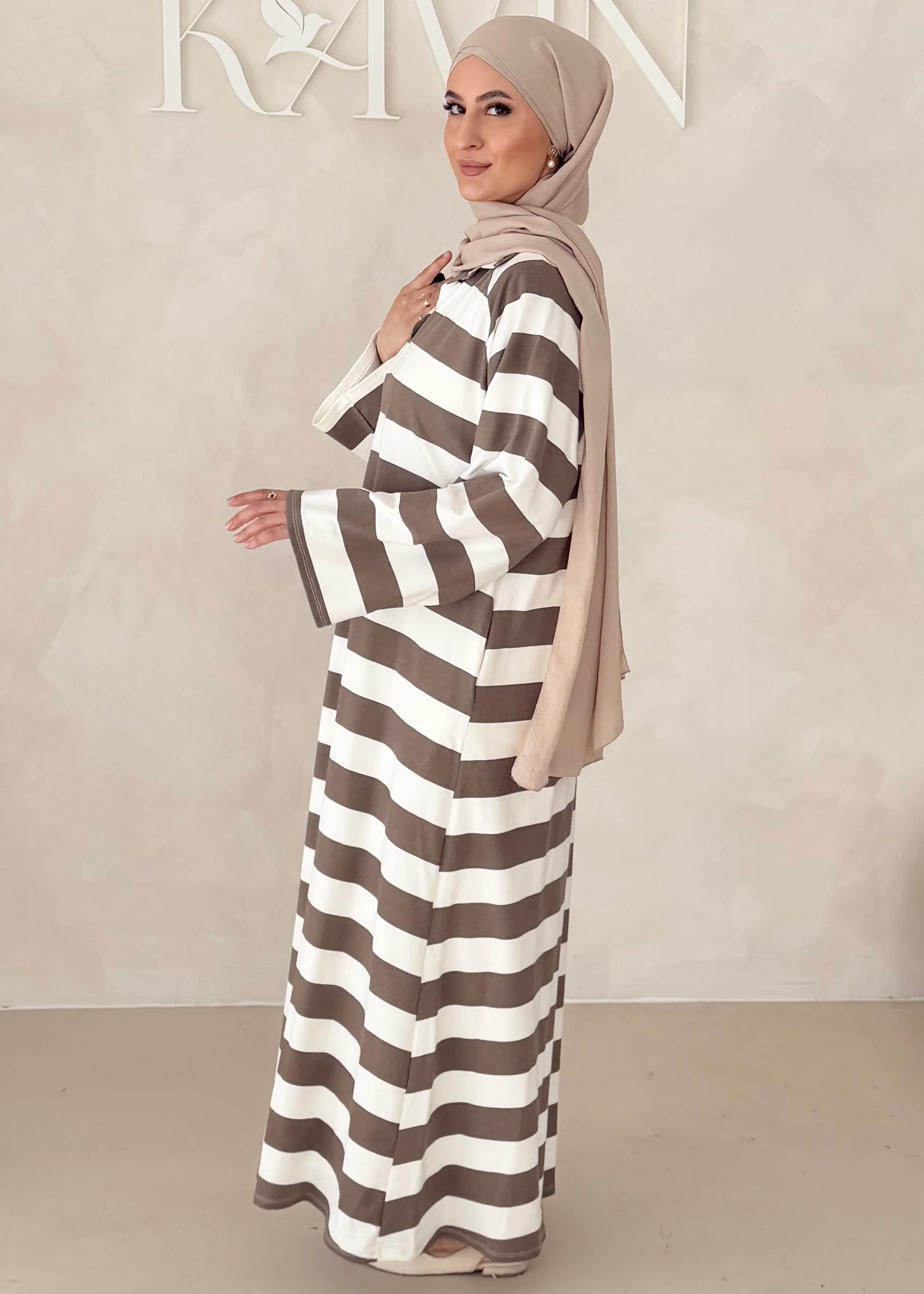 Gestreiftes Kleid - Image 23