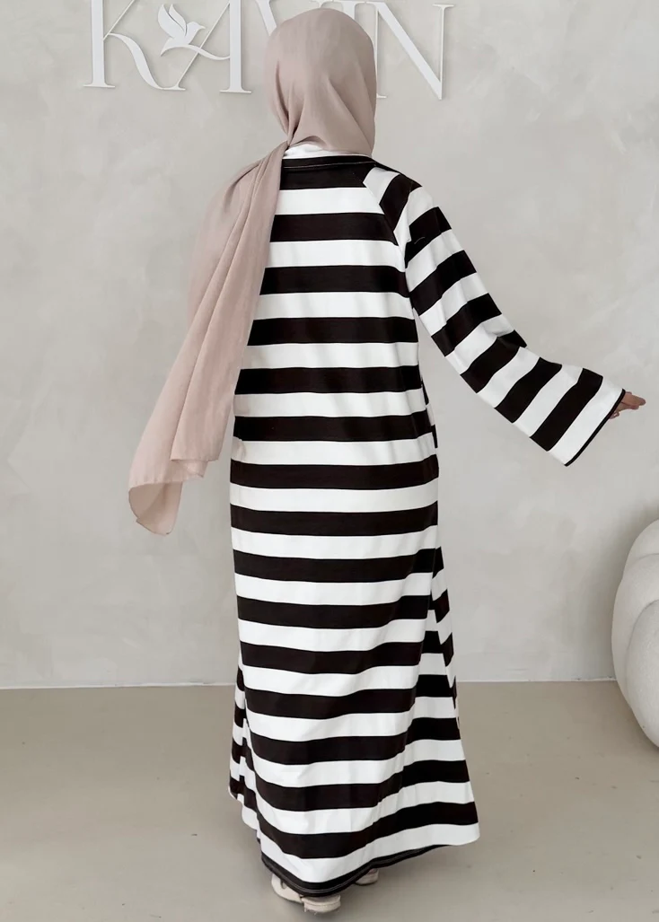Gestreiftes Kleid - Image 27