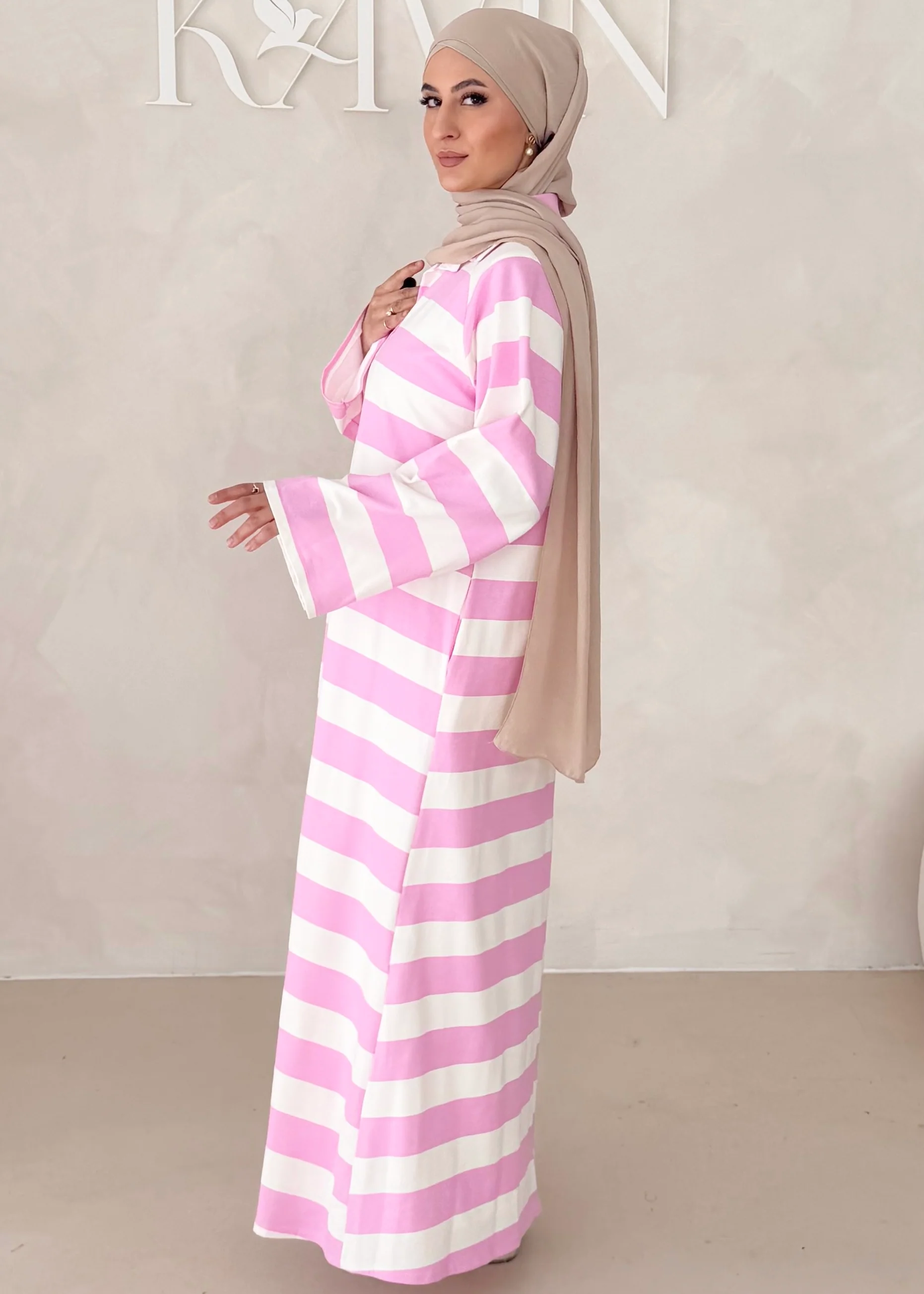 Gestreiftes Kleid - Image 5