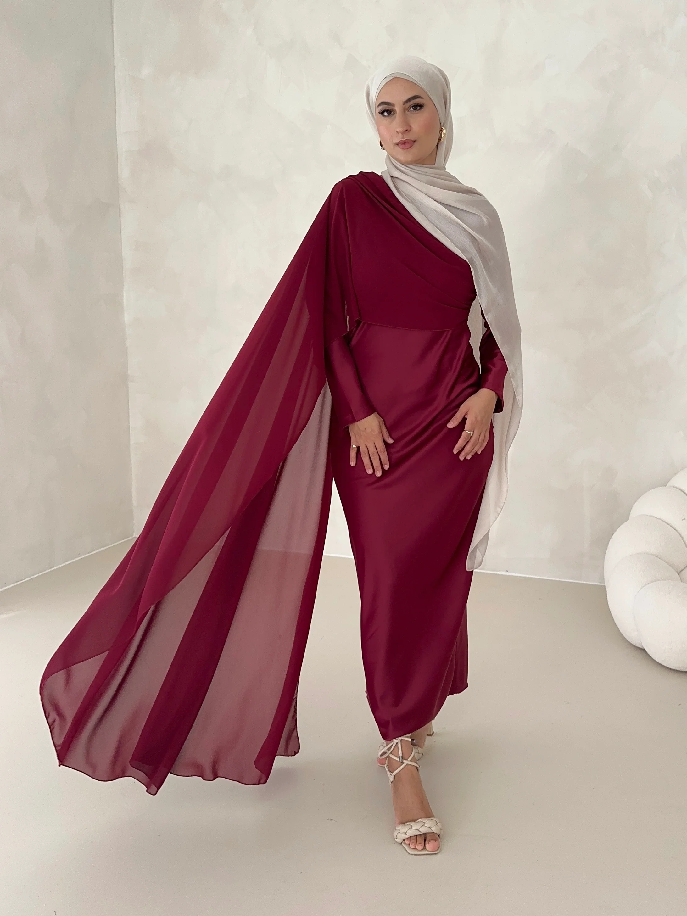 Satin-Optik Kleid mit Schulterschleppe - Image 12
