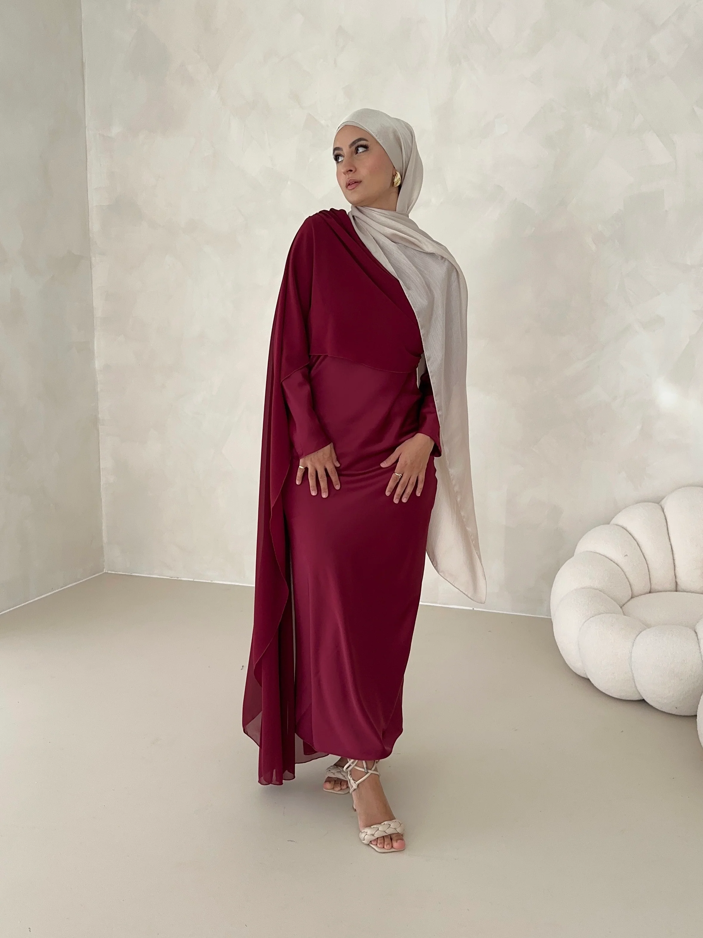 Satin-Optik Kleid mit Schulterschleppe - Image 13