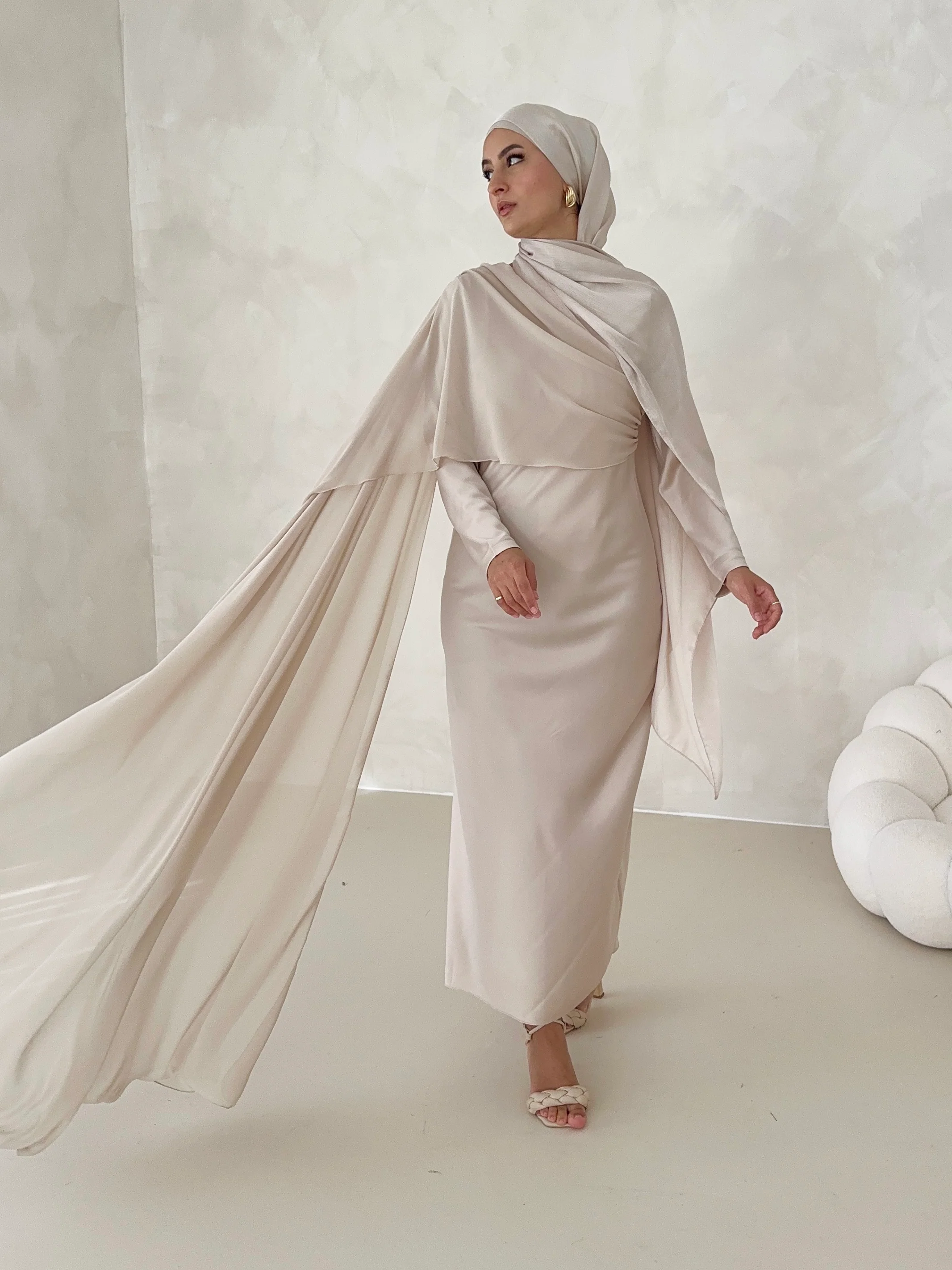 Satin-Optik Kleid mit Schulterschleppe - Image 20