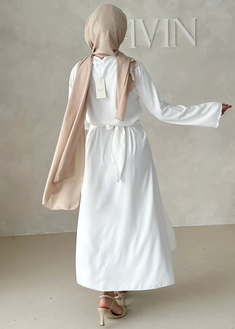Sleek Abendkleid - Image 14