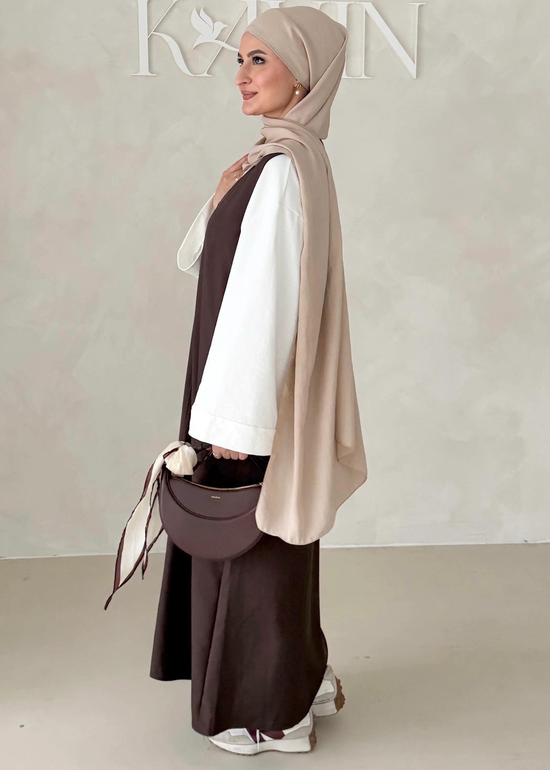 Kurzarm Essential Kleid - Image 10