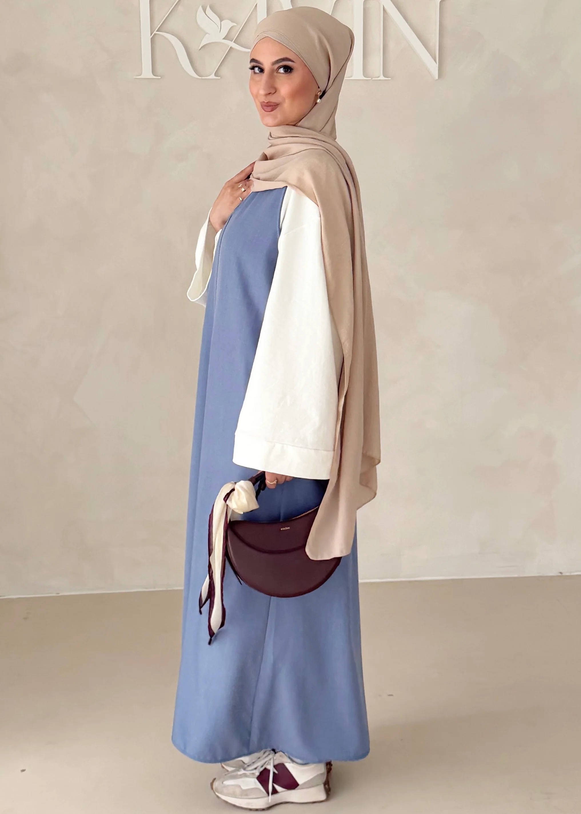 Kurzarm Essential Kleid - Image 12