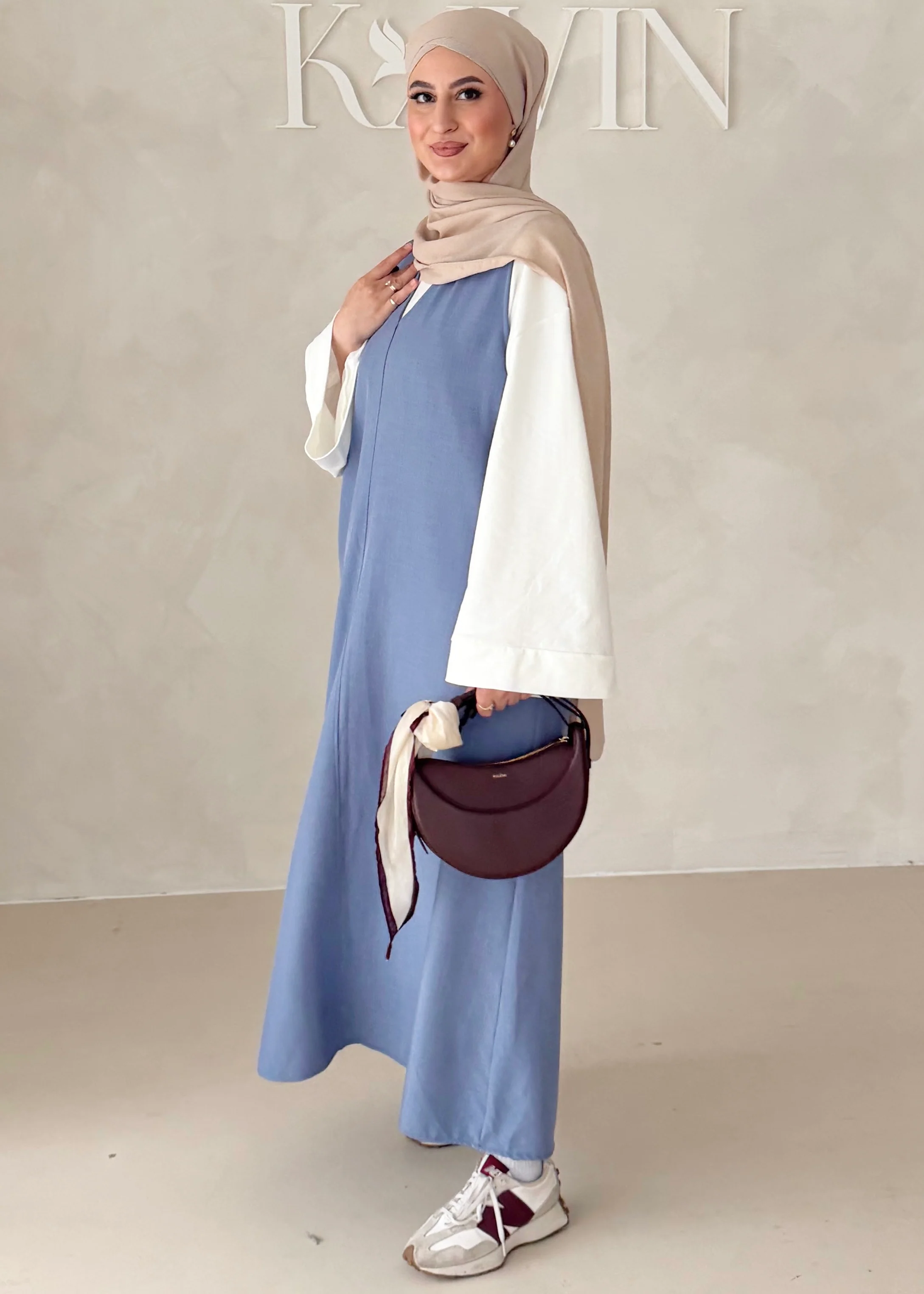 Kurzarm Essential Kleid - Image 13
