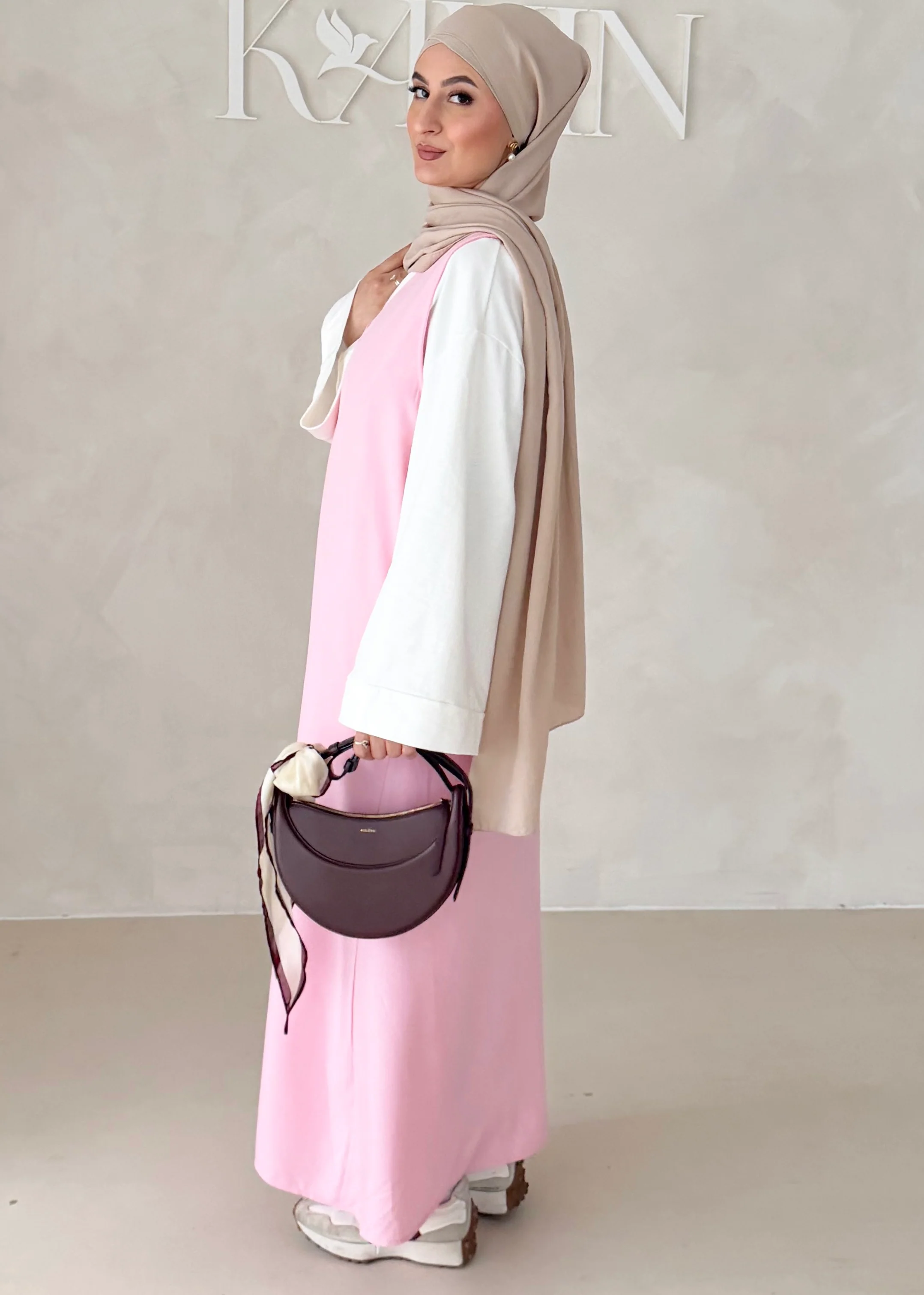 Kurzarm Essential Kleid - Image 22