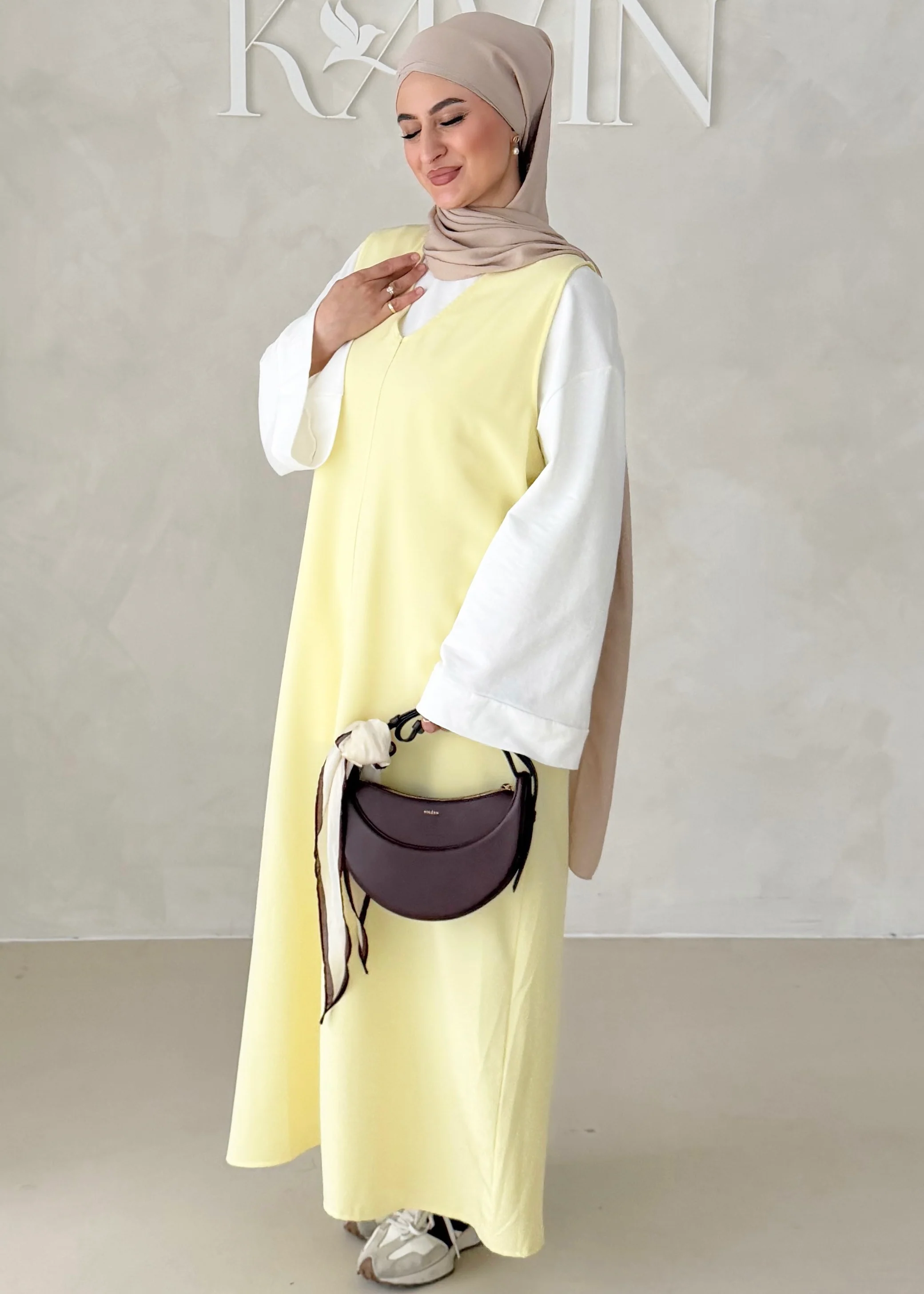 Kurzarm Essential Kleid - Image 24