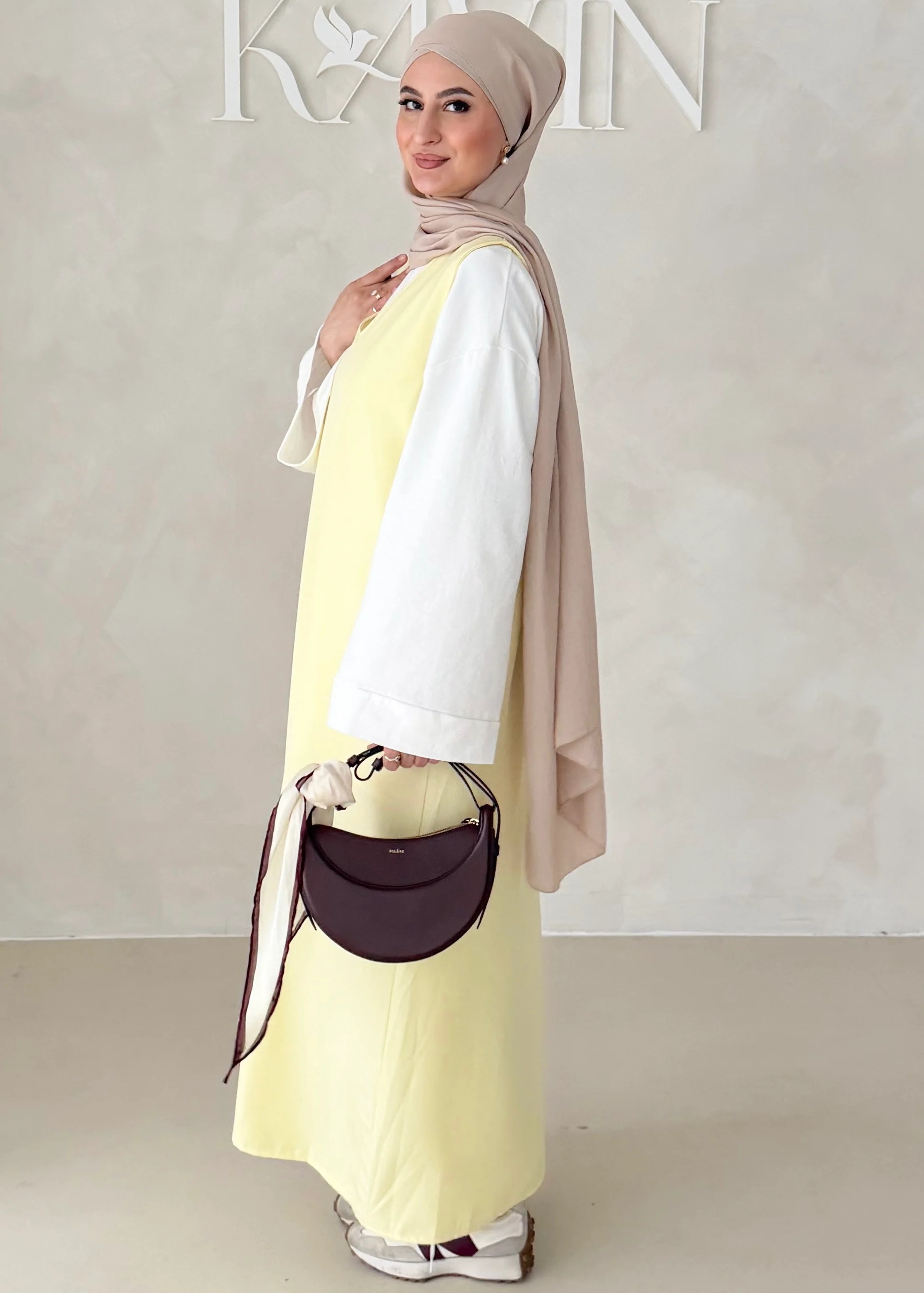Kurzarm Essential Kleid - Image 25