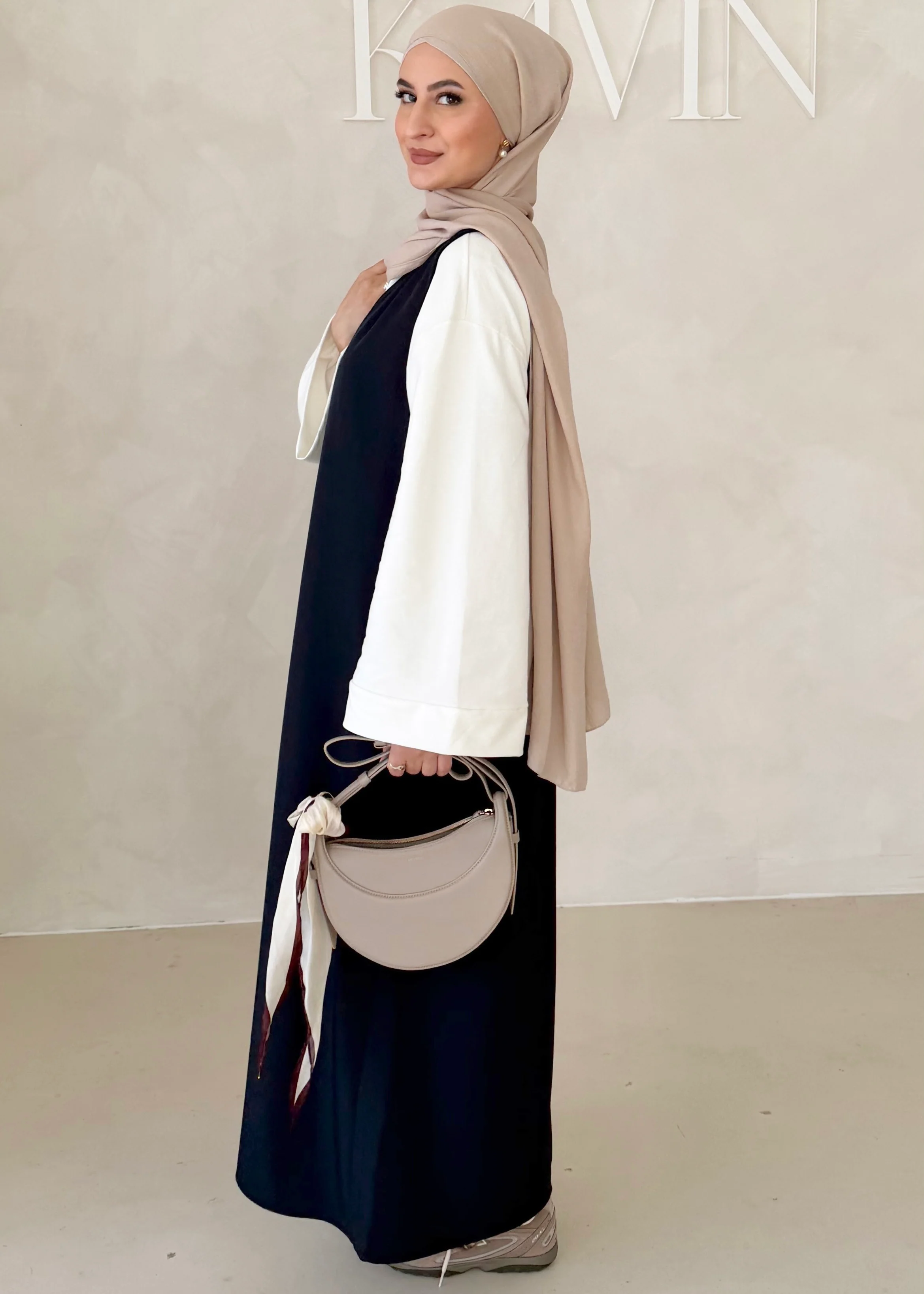 Kurzarm Essential Kleid - Image 28