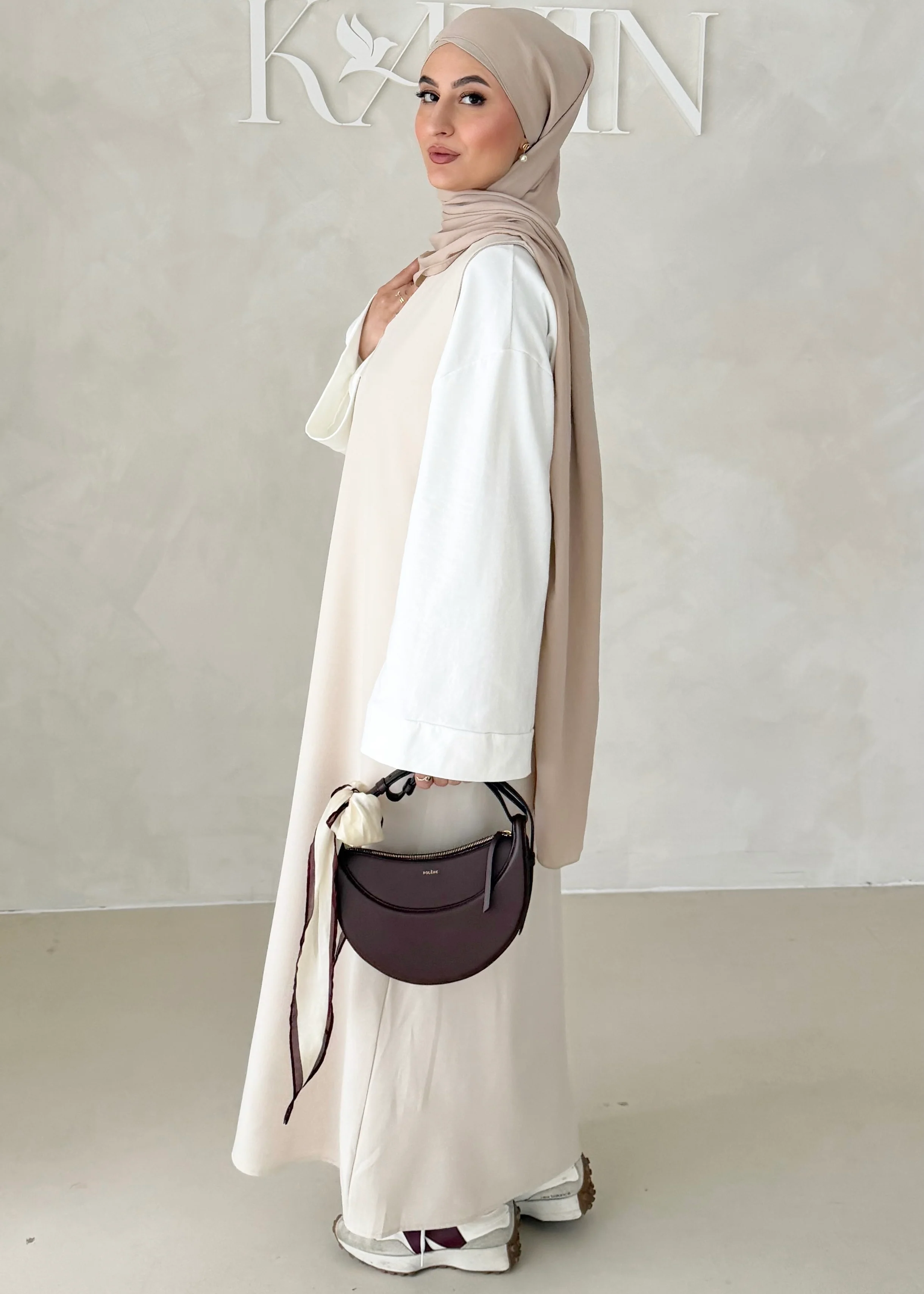 Kurzarm Essential Kleid - Image 5