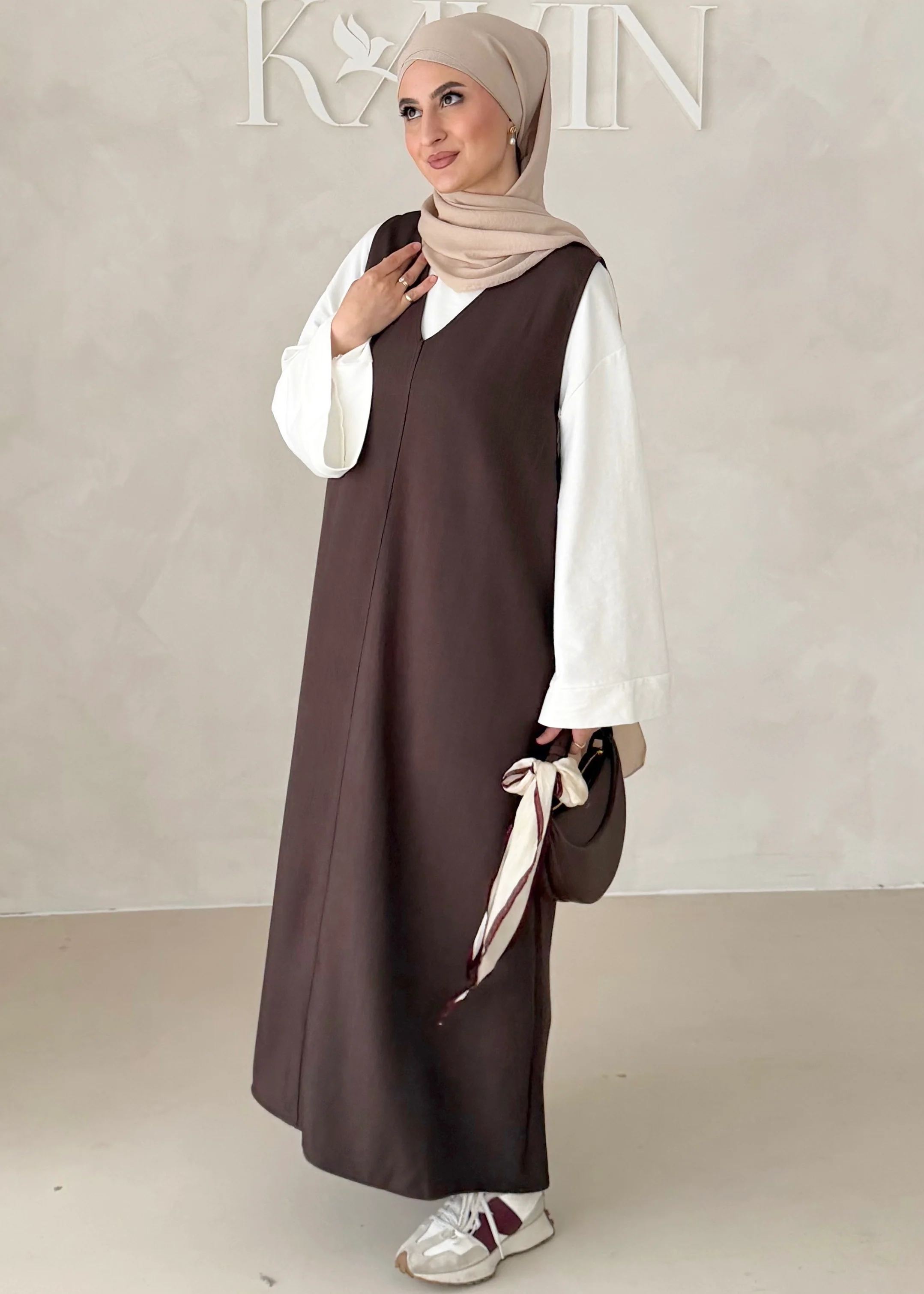 Kurzarm Essential Kleid - Image 9