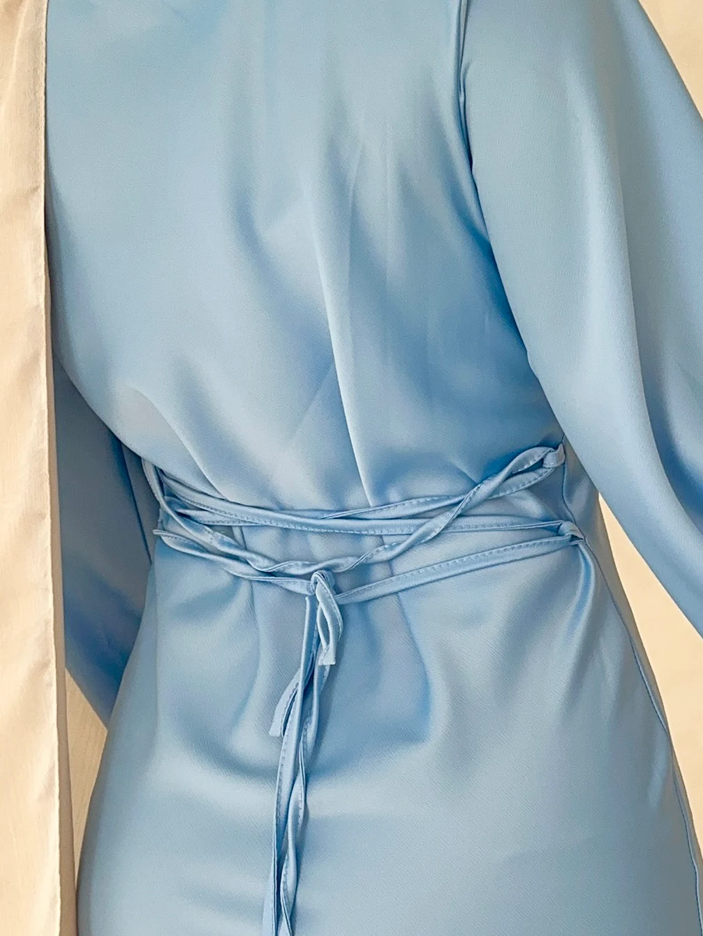 Satin-Optik Kleid - Image 3