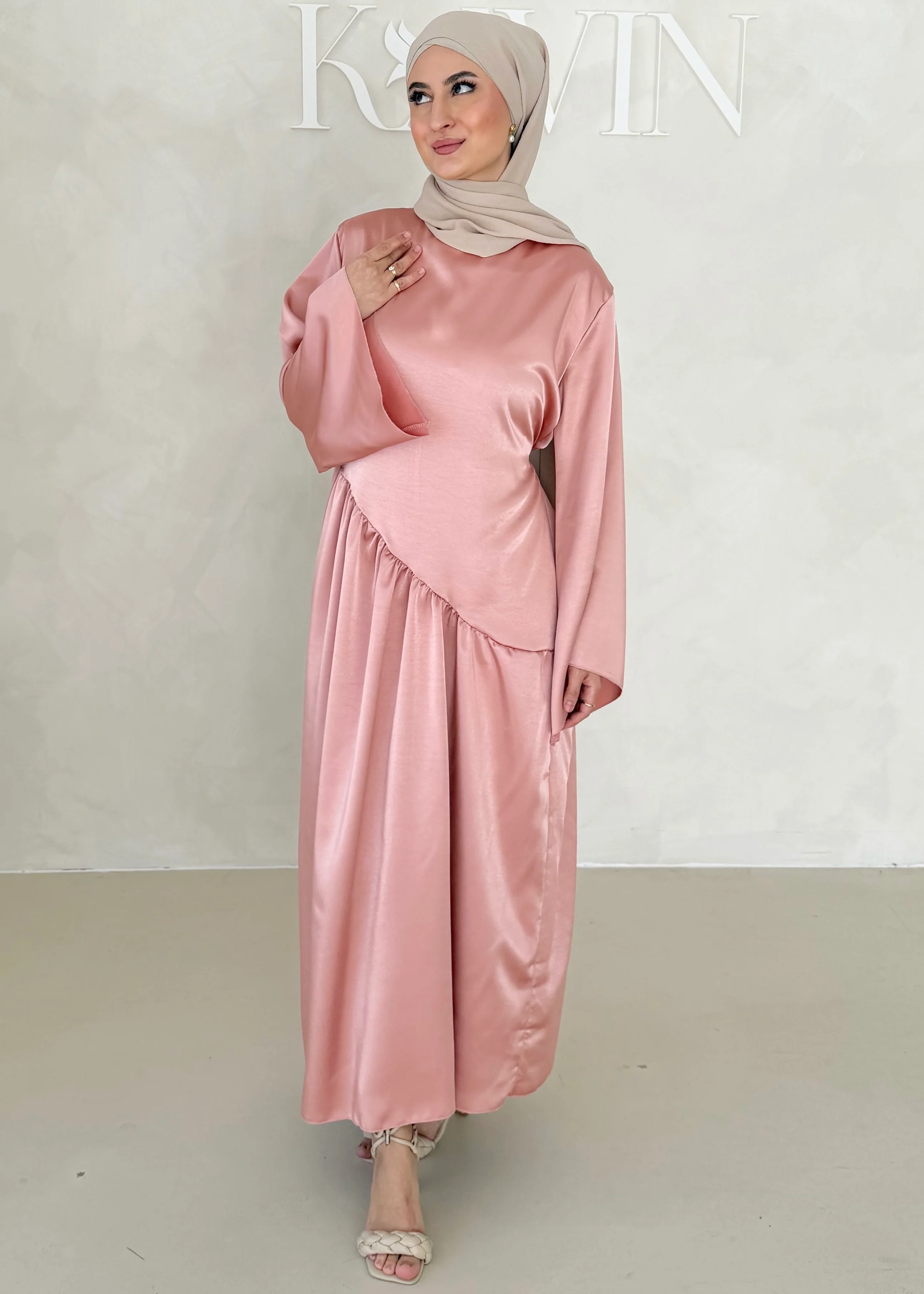 Melek Abaya