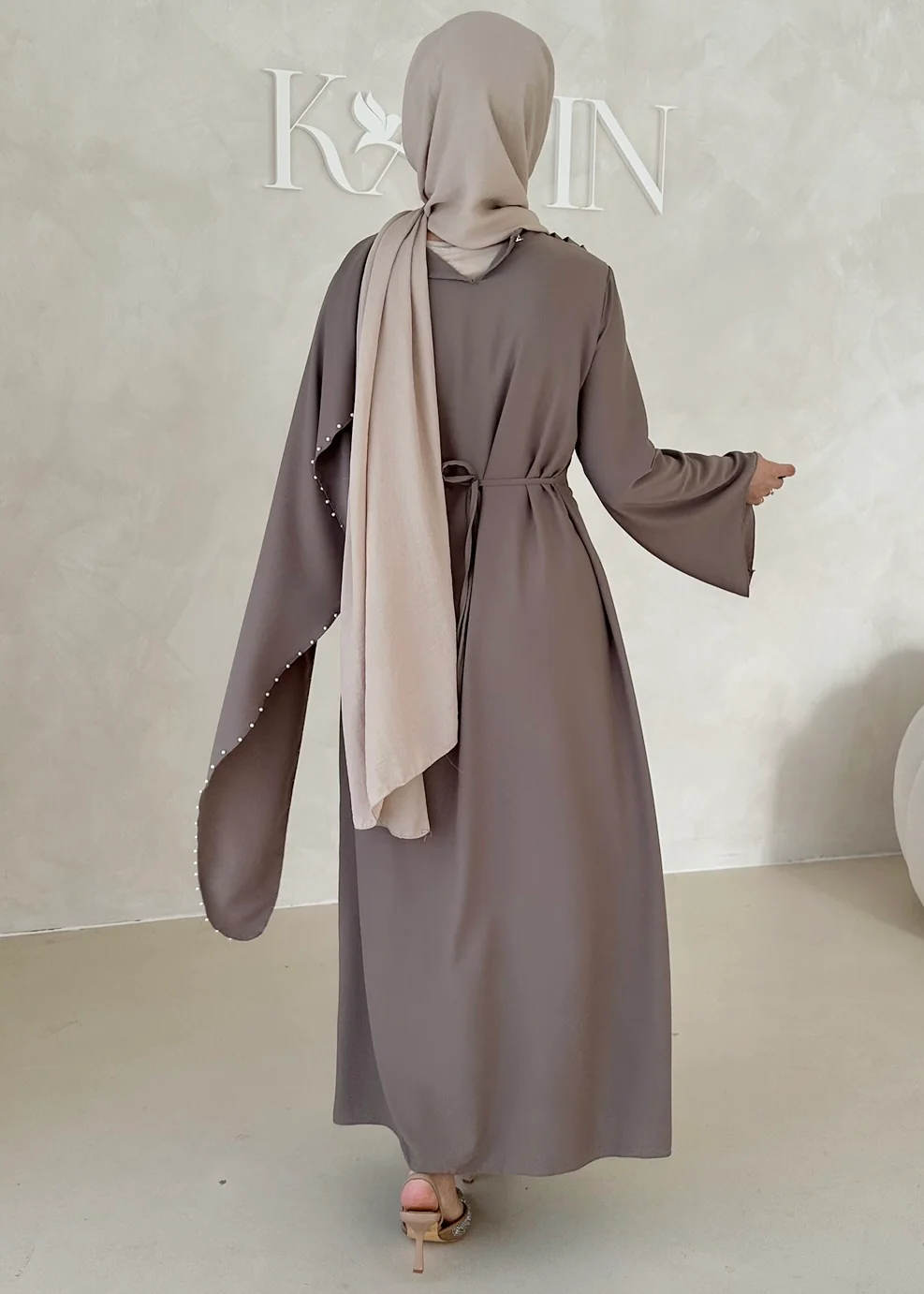 Pearl Kleid MIT Schulterschleppe - Image 14