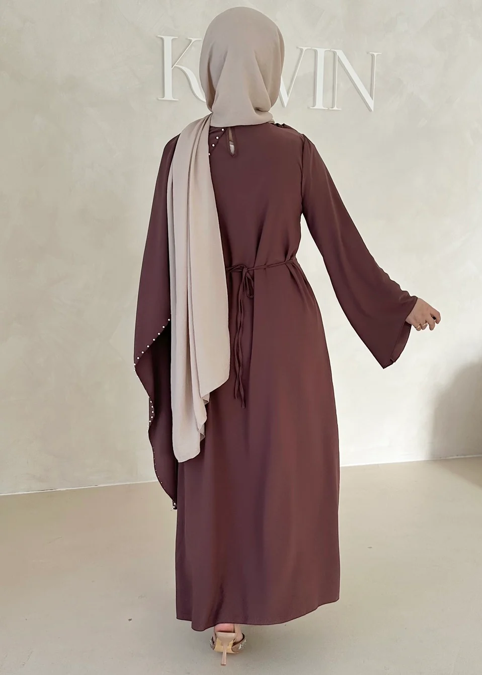 Pearl Kleid MIT Schulterschleppe - Image 17