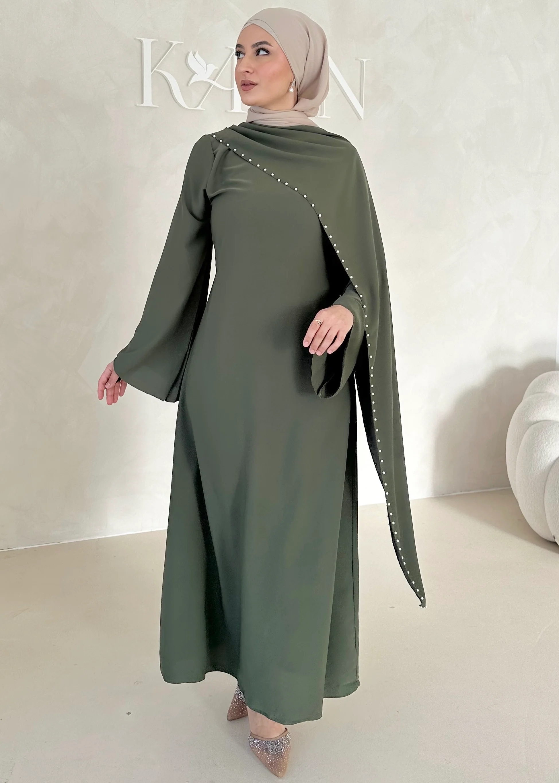 Pearl Kleid MIT Schulterschleppe - Image 18