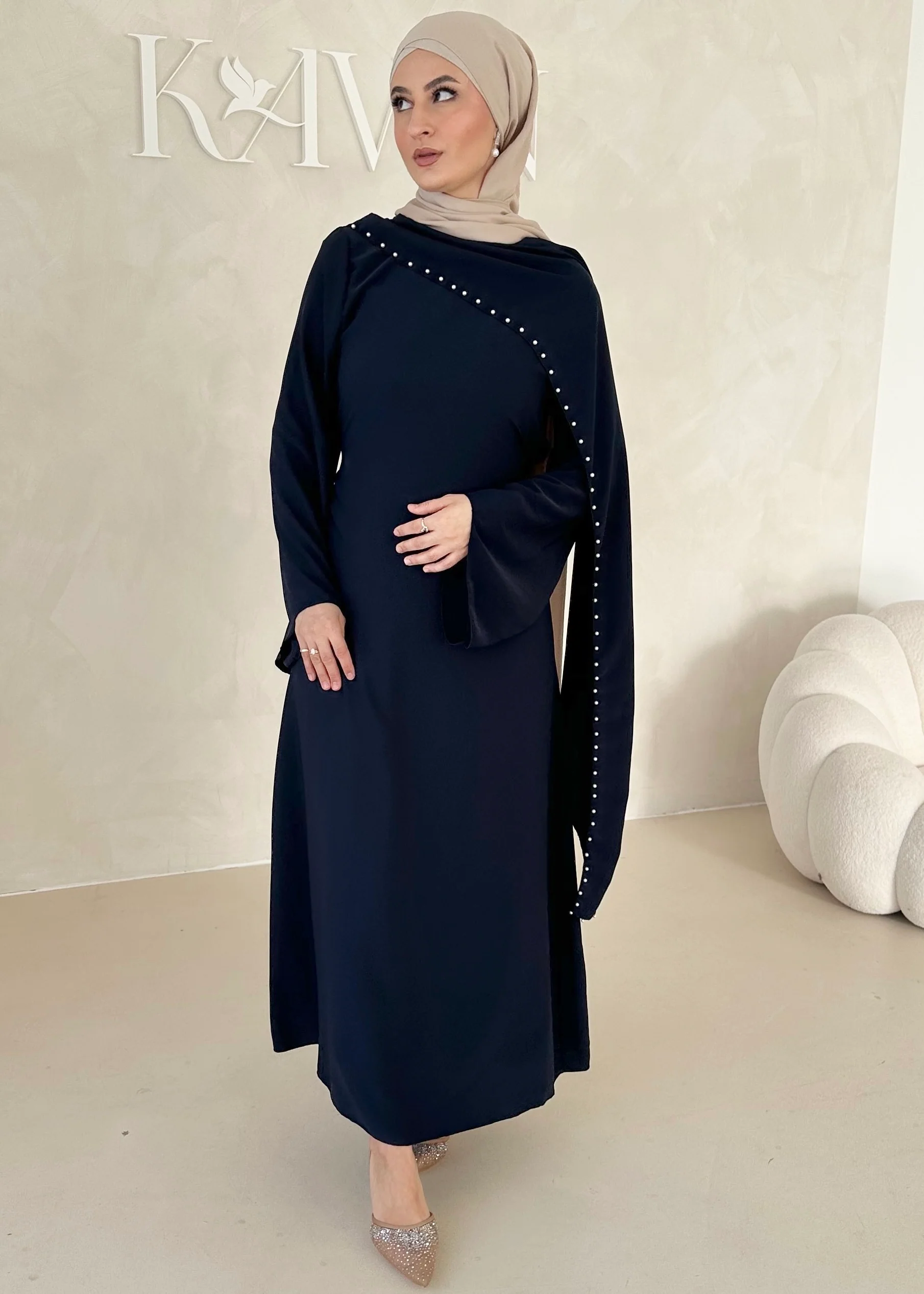 Pearl Kleid MIT Schulterschleppe - Image 24