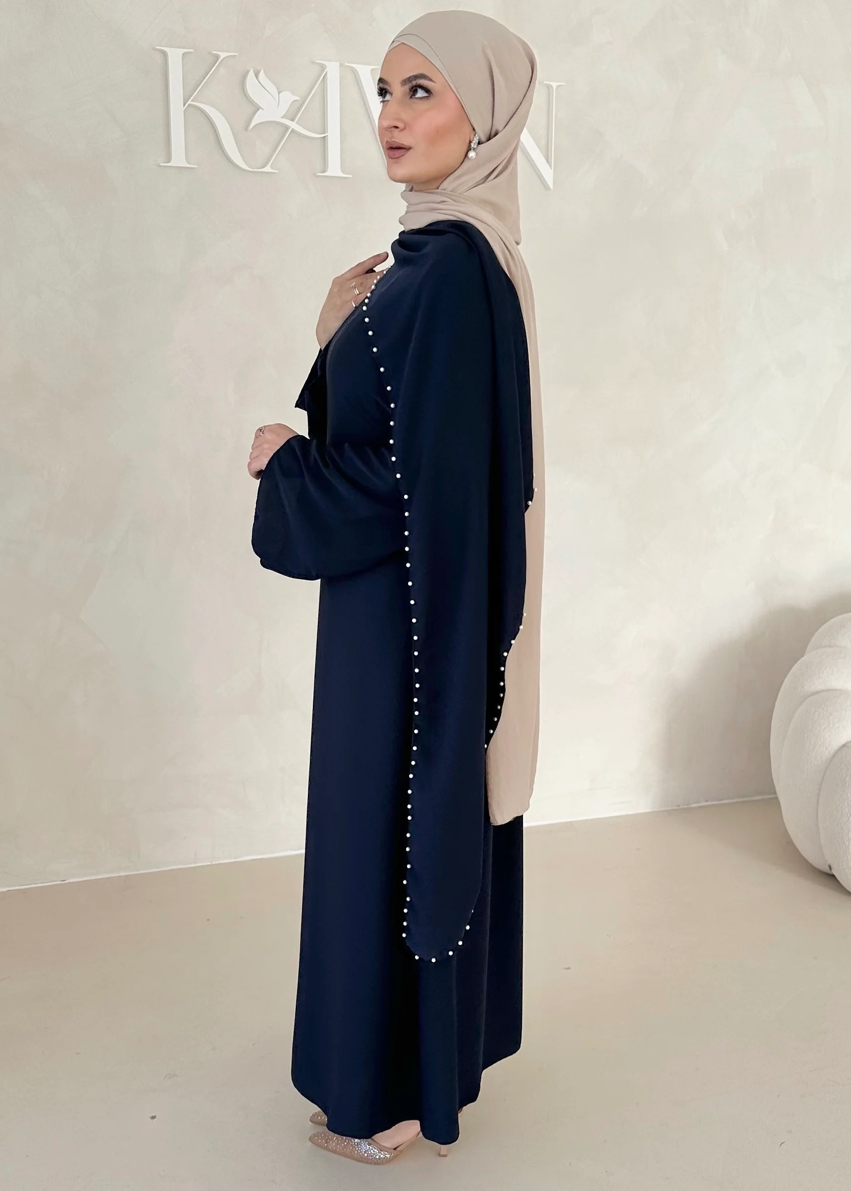 Pearl Kleid MIT Schulterschleppe - Image 25