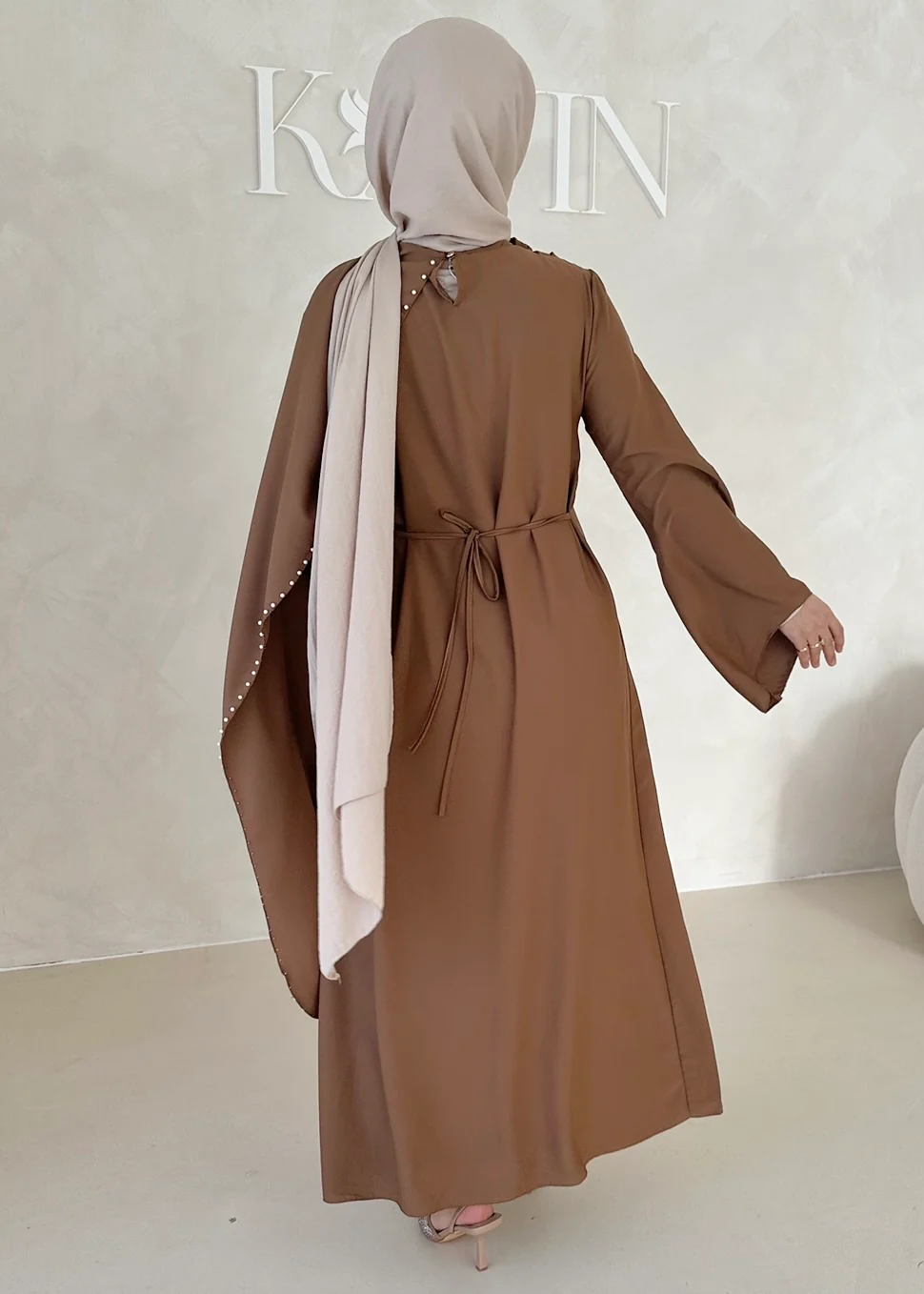Pearl Kleid MIT Schulterschleppe - Image 6