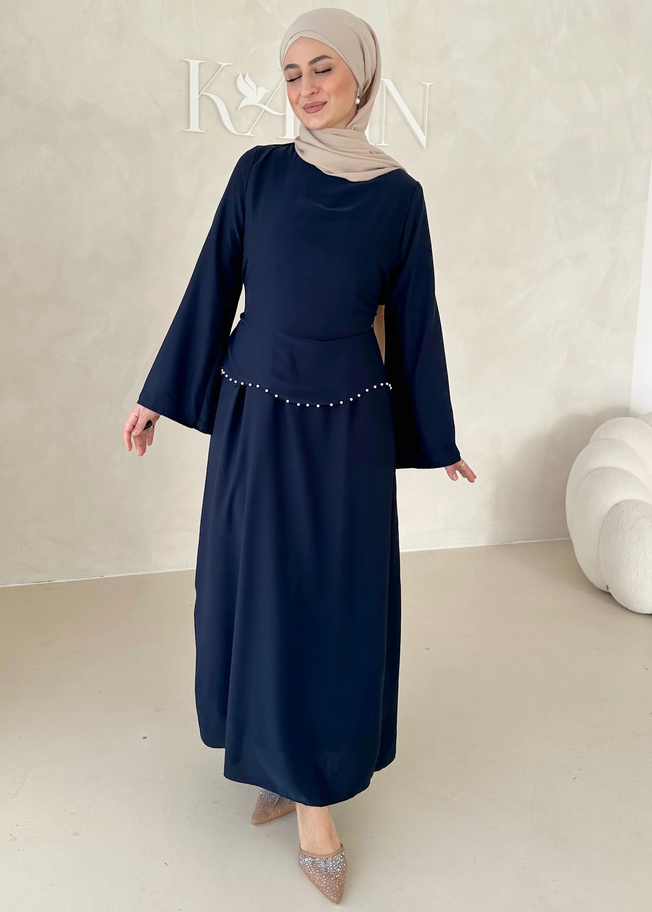 Zweilagiges Pearl Kleid - Image 25