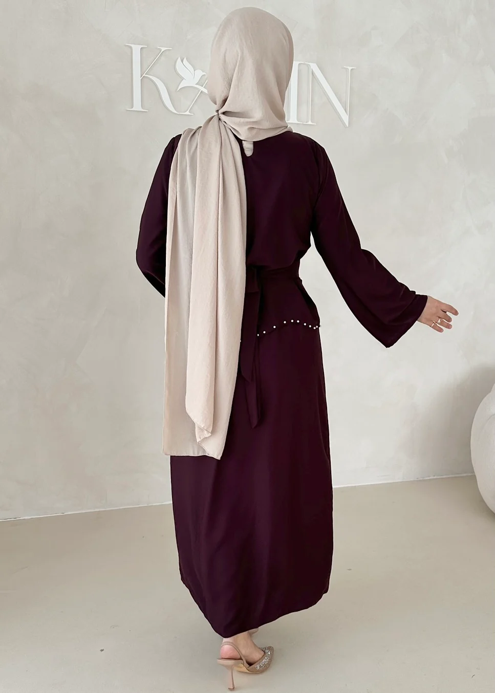 Zweilagiges Pearl Kleid - Image 3